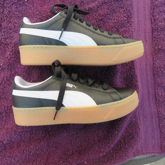 NIB Puma Vikky Platform Shoes Size 6.5 - Picture 2 of 6